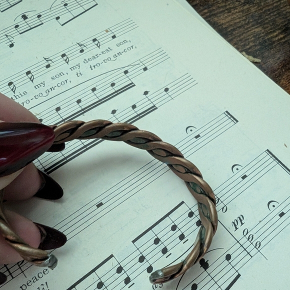 Elegant Copper Bracelet for Women - Picture 3 of 5